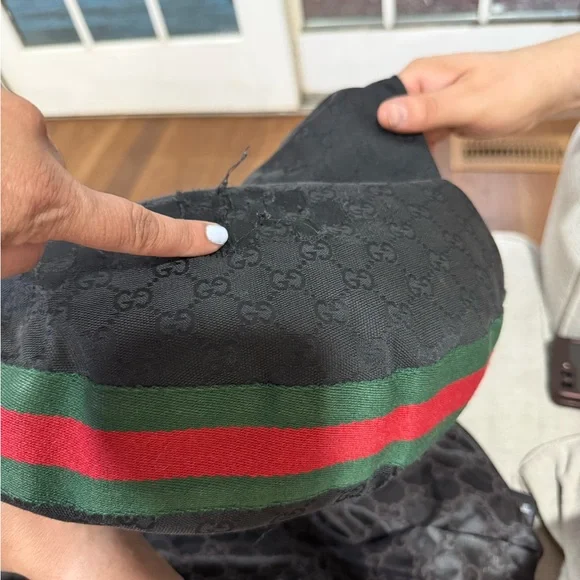 Gucci Black canvas hobo shoulder bag with Red and Green webbing - Picture 8 of 8